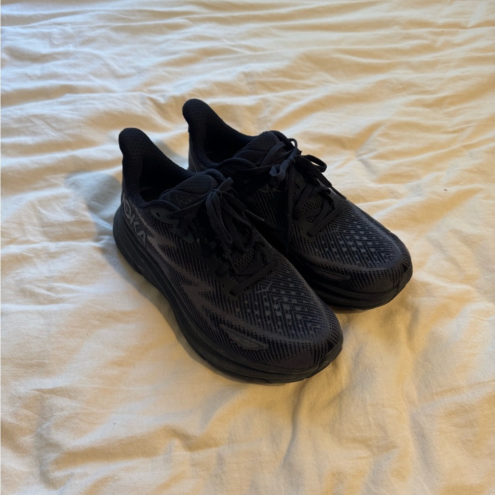 Hoka Men's Clifton 9 Black Sneakers
